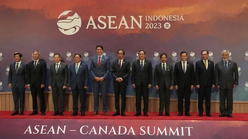 قمةُ آسيان+3: جولةٌ جديدةٌ في الصراعِ الصينيّ-الأميركيّ على المنطقة