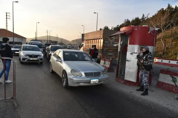 قوى الأمن تعلن عن توقيف عدد من الأشخاص على حاجز ضهر البيدر