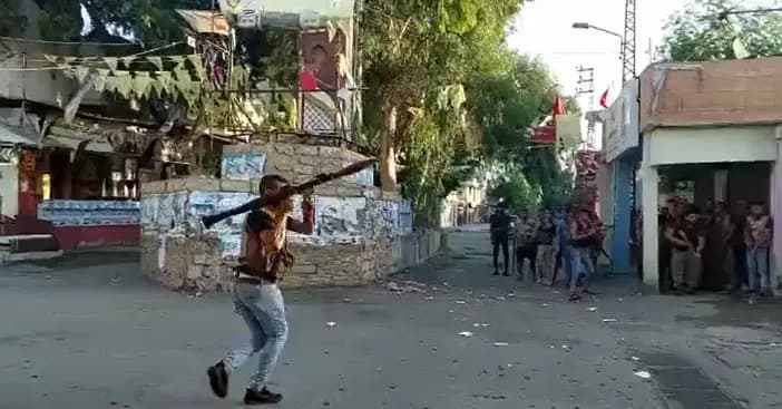 الحزب: نرفض الاقتتال الفلسطيني في عين الحلوة وندعو لوقف إطلاق النار