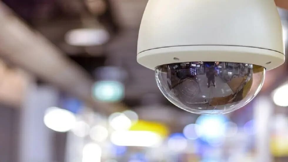 تطوير أنظمة ذكاء اصطناعي لتقليل حوادث السرقة في المتاجر
