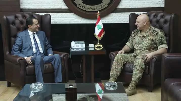قائد الجيش يستقبل السفير القطري