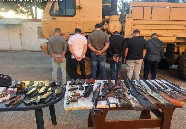 توقيفُ مطلوبين في قب الياس