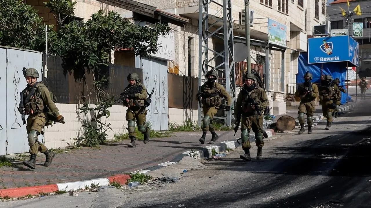 الجيش الإسرائيلي يقتل فلسطينيين في الضفة الغربية