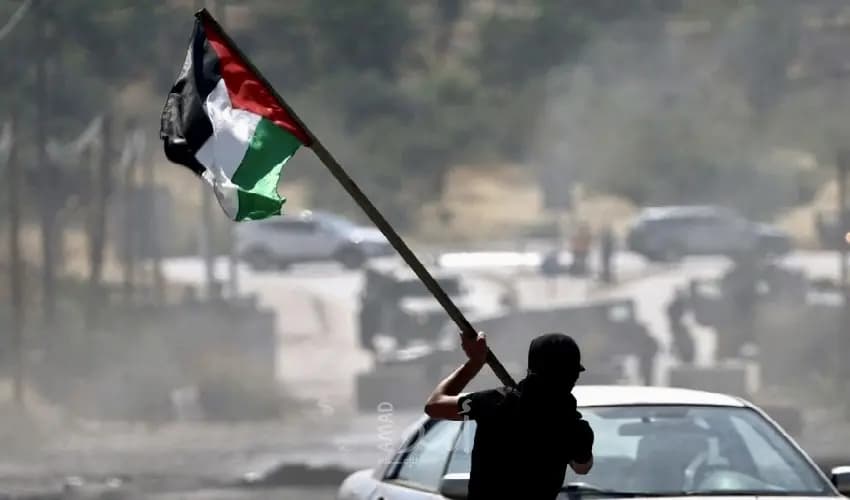 المستوطنون يُهاجمون بلدة حوارة