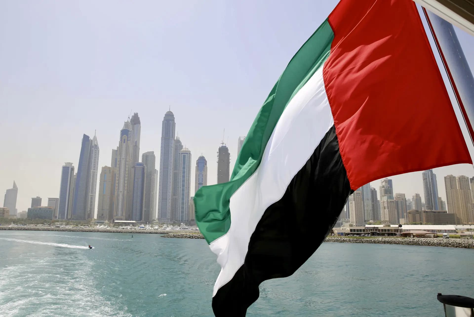 الإمارات تحدد موقفها ممّا يجري في فلسطين