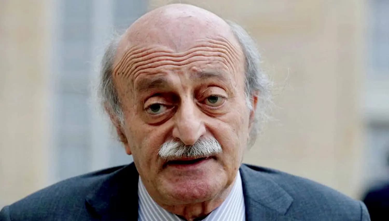 “ناس بغير عالم”…جنبلاط: نأمل ألا نُستدرج إلى الحرب