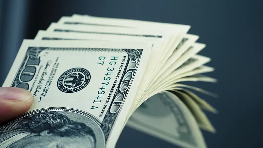 كيف افتتح سعر الدولار اليوم؟