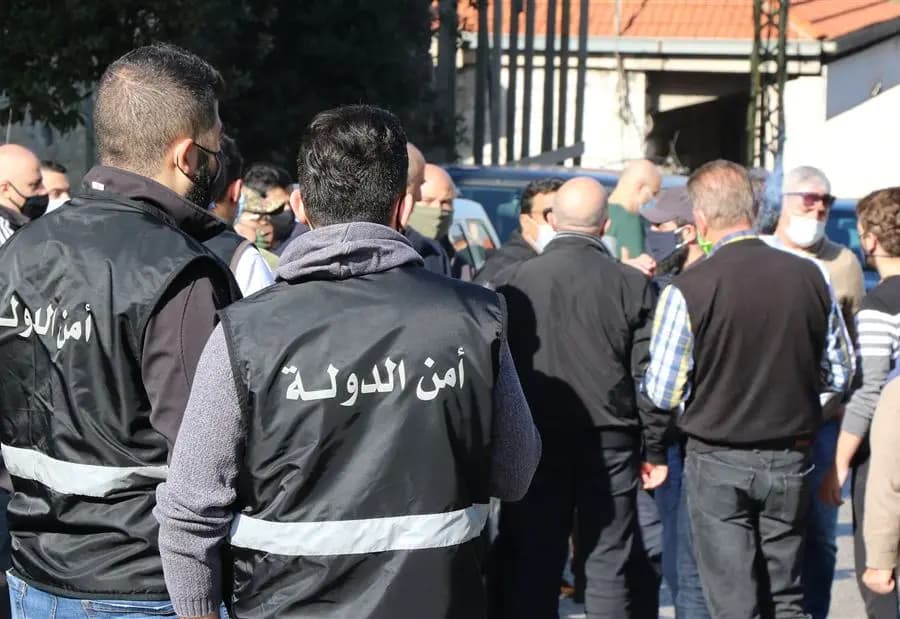 لهذا السبب.. ختم صالون للحلاقة بالشمع الأحمر في البترون