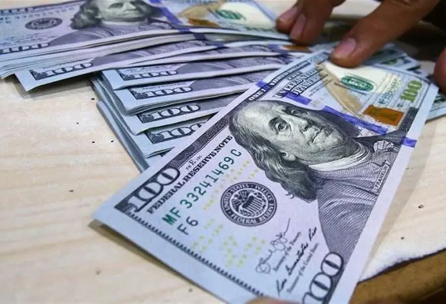 الدولار يتخطى ال٢٨،٠٠٠ ليرة