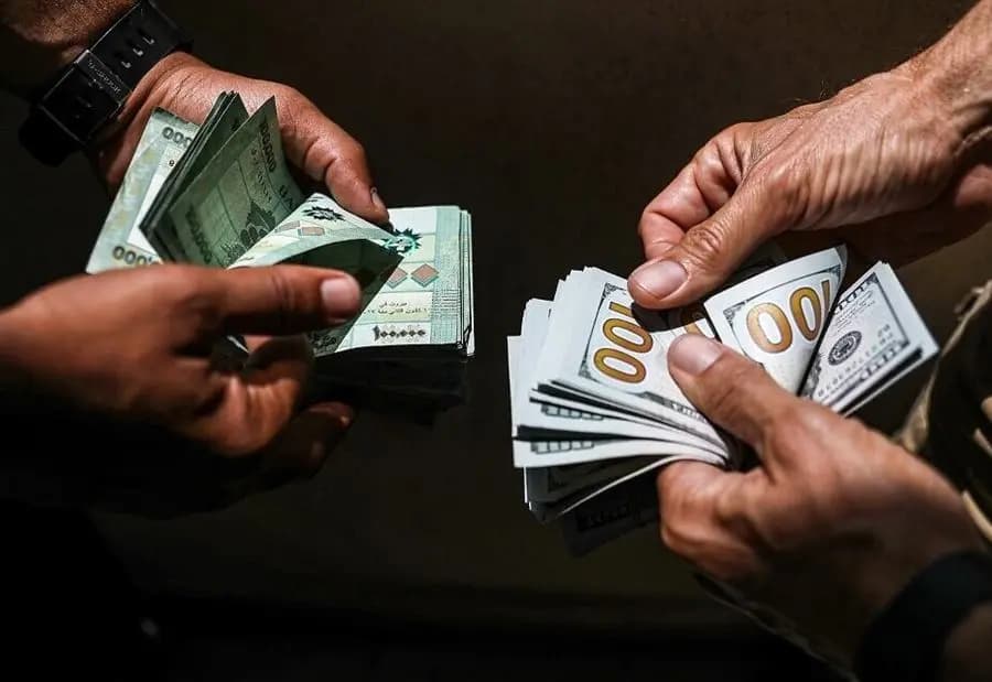 بعد ارتفاعه "الجنوني"... كيف أقفل دولار السوق السوداء؟