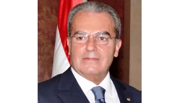 الخازن أبرق الى ماكرون مهنئا