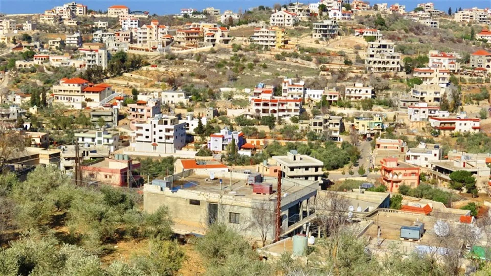 العدو يقصف بلدة عيناتا الجنوبية
