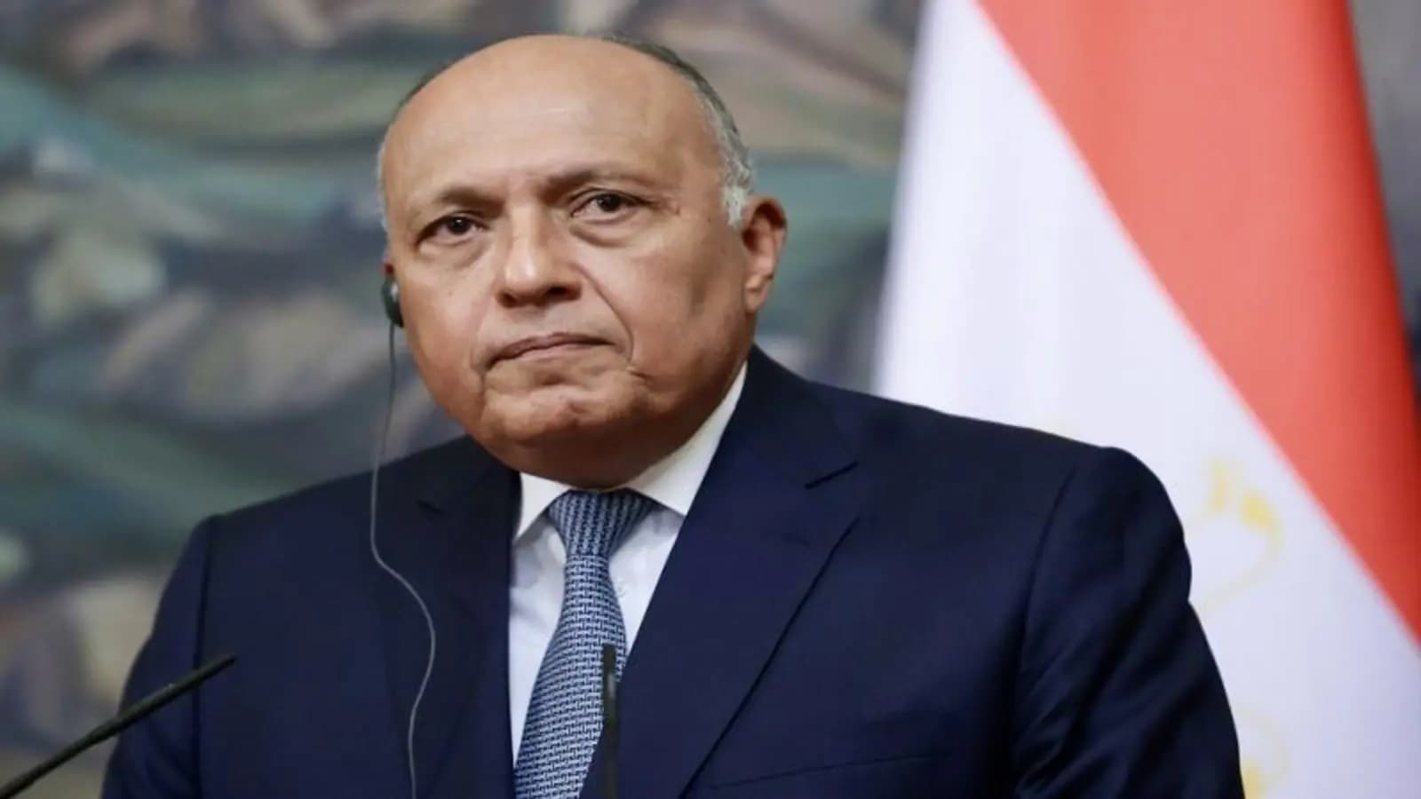الخارجية المصرية: شاحنات المساعدات تنتظر على معبر رفح لفترات مبالغ بها