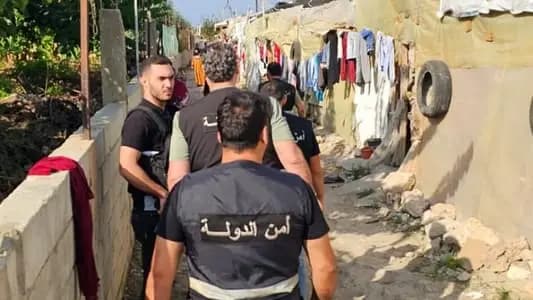 نازحون سوريّون يبنون مخيّماً على الأملاك العامّة.. وأمن الدّولة تتدخّل