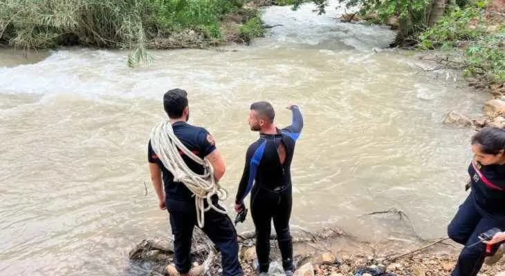 الدفاع المدني: انتشال جثة الرجل وابنته السوريين اللذين فقدا في نهر داريا