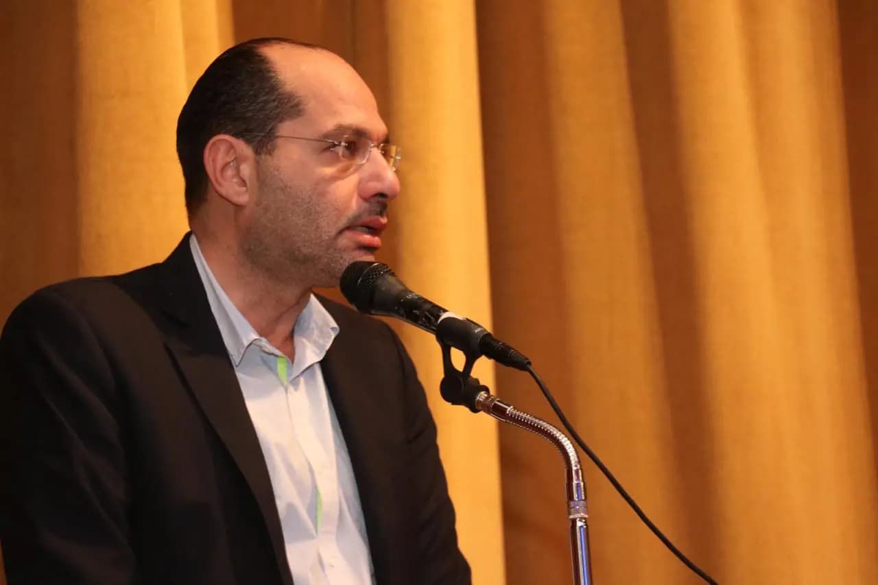مراد اجتمع مع موظفي مؤسسات الغد الأفضل