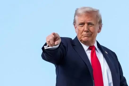 ترامب: إيران أولًا.. ثم كوبا!