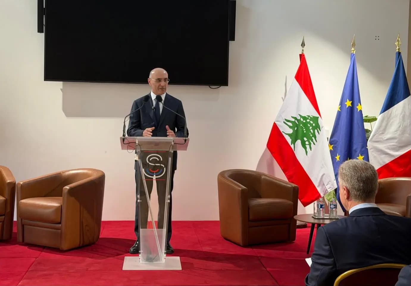 الحجار من باريس: أولويتنا استكمال الانسحاب الإسرائيلي وبناء الدولة