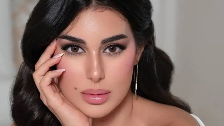 ياسمين صبري: «مطلوب عائليًا» تجربةٌ مختلفة.. وكريم عبد العزيز نموذجٌ أحتذيَ به