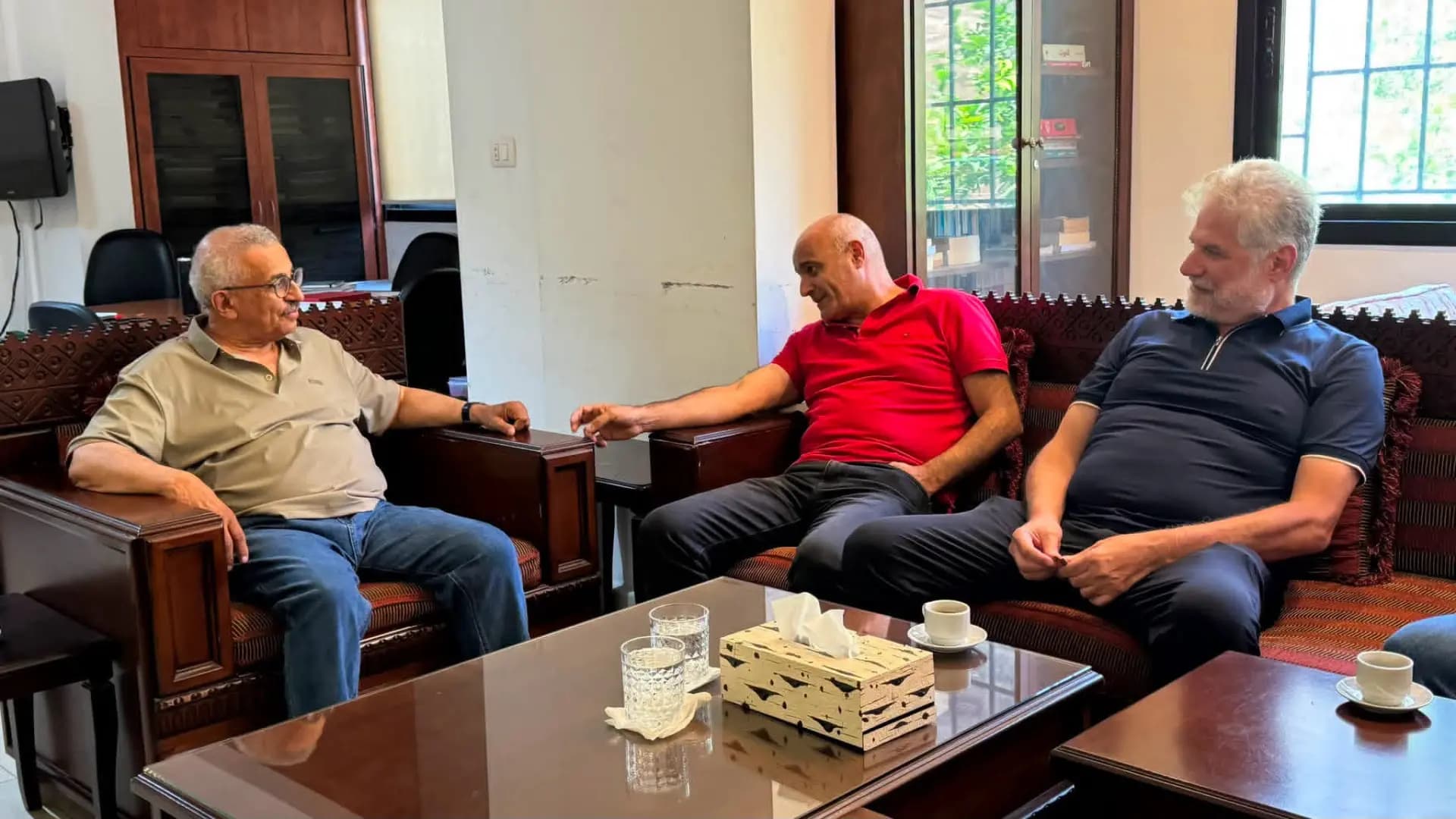 وفد من الشيوعي يزور التنظيم الشعبي الناصري: لتشكيل جبهة سياسية ترفض التـ.ـطبيع