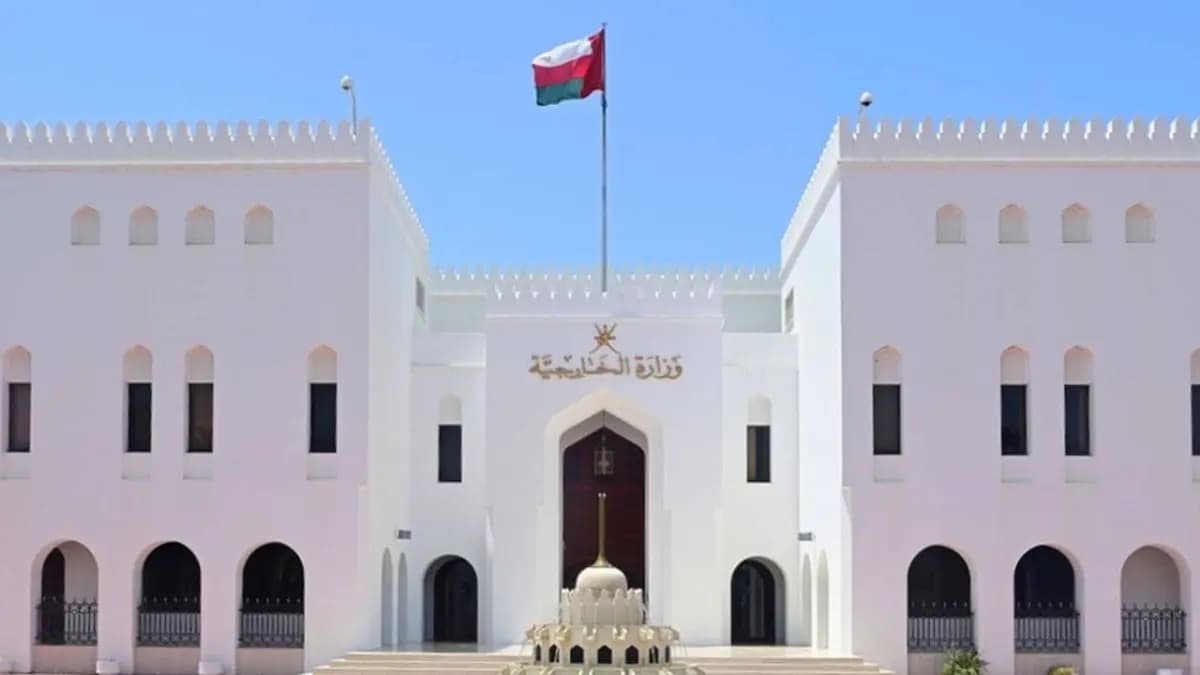 عُمان تستدعي السفير الإيراني وتحتجّ