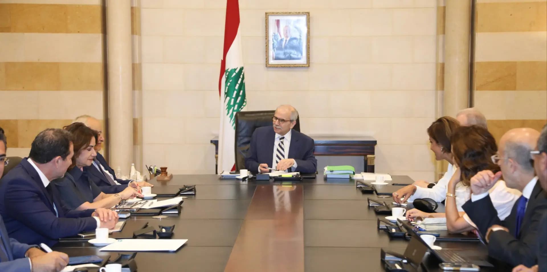 جلسة حكومية استثنائية ببند وحيد.. وتعليق العمل بهذا المرسوم!