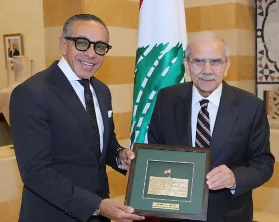 "زيارتان وداعيتان".. سلام يستقبل سفيري مصر واليونان