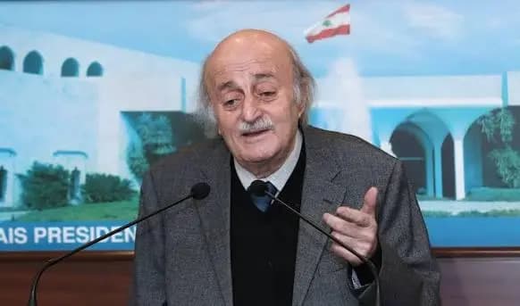 جنبلاط يثني على القمة الروحية.. الالتفاف حول الدولة ضرورة!
