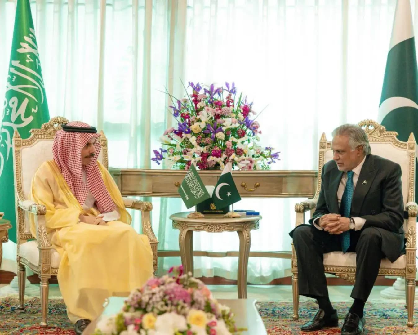 التصعيد في المنطقة بين وزيري خارجية السعودية وباكستان