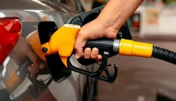 انخفاض في أسعار المحروقات