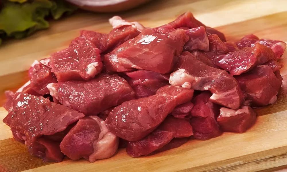 مستودع لحوم مشبوه.. ماذا أعلنت بلدية بيروت؟