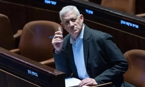 "الحل للمحافظة على إسرائيل".. غانتس يعلن انسحابه من الانتخابات