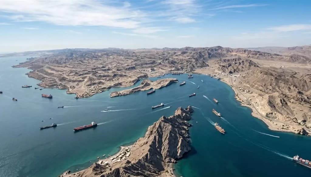 قانون جديد لتنظيم عبور السفن في مضيق هرمز