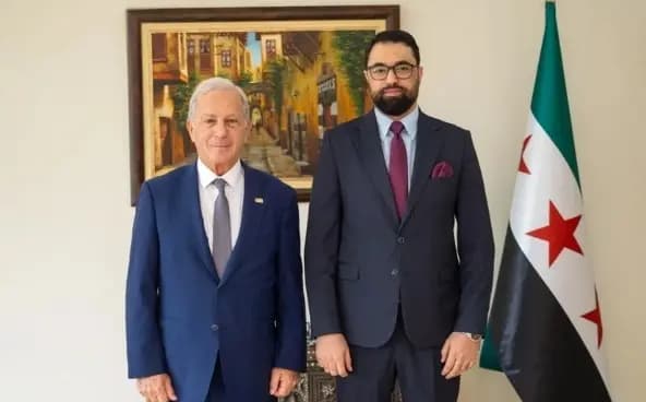 السفير الأميركي يزور "السفارة السورية".. ويلتقي الهزاع