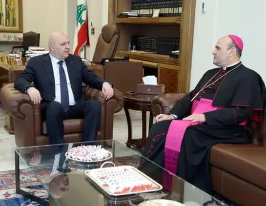 "اهتمام بابوي بلبنان".. عون يواصل لقاءاته