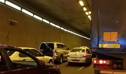 تصادم في النفق.. وحركة كثيفة