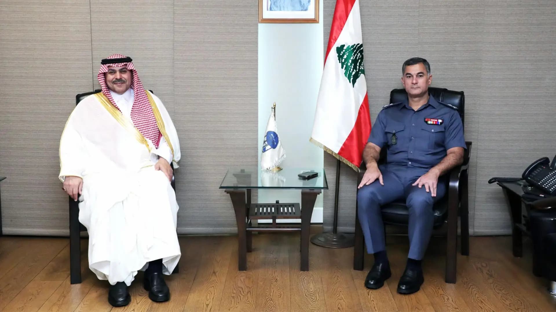 اللواء عبد الله يستقبل السفير السعودي