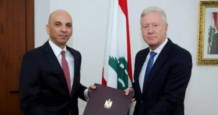 رجي يتسلم من سفير مصر أوراق اعتماده