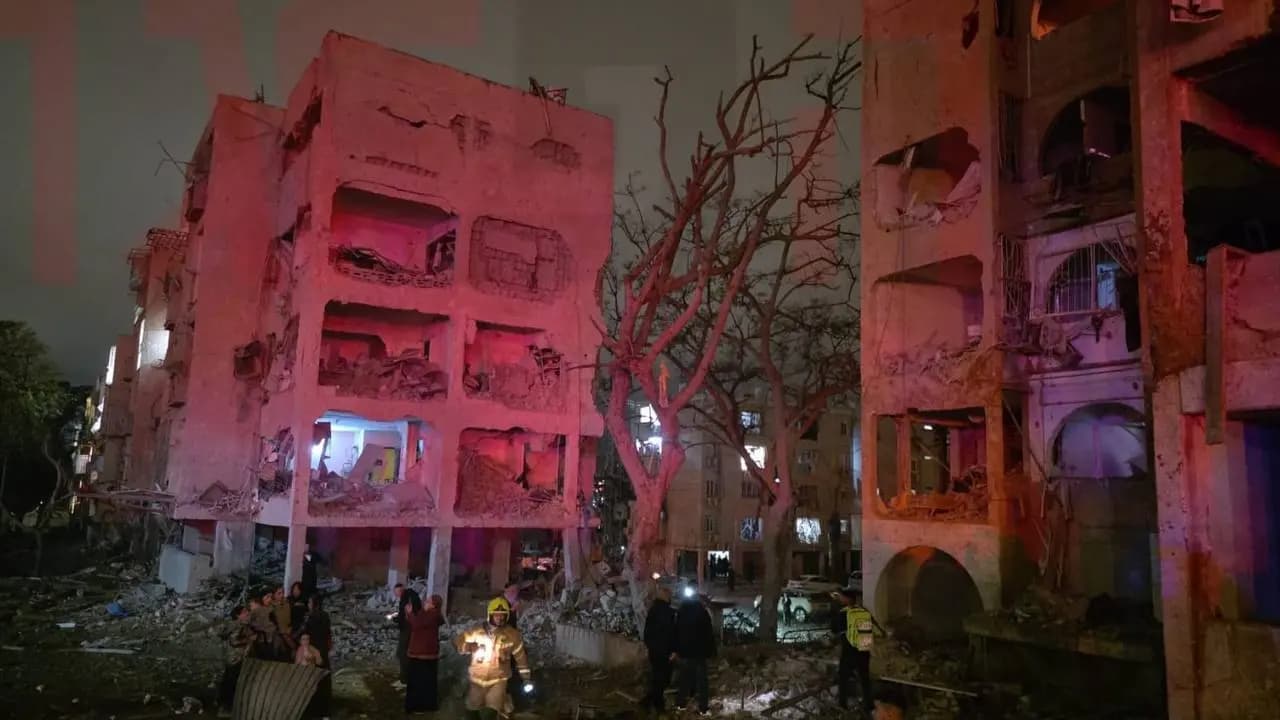 صـ. ـاروخ إيراني يضرب عراد.. قتـ. ـلى وعشرات الجر.حى بإسرائيل