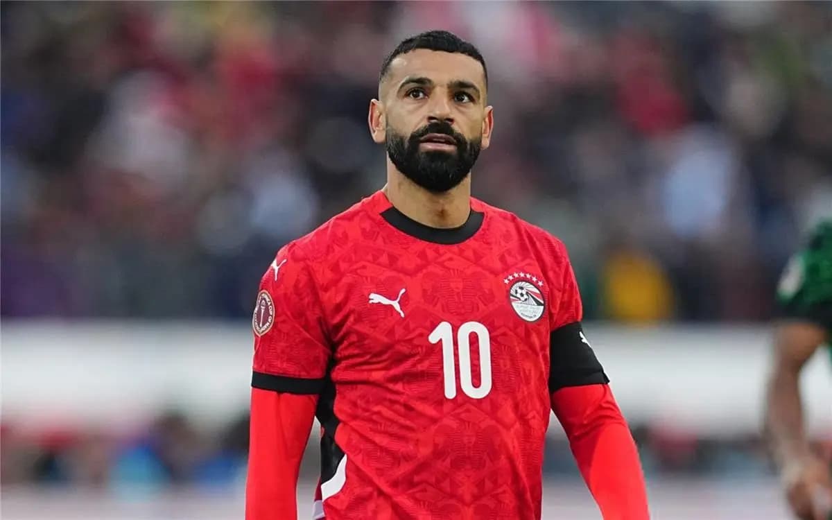 رسمياً.. محمد صلاح بالقميص الأزرق الداكن