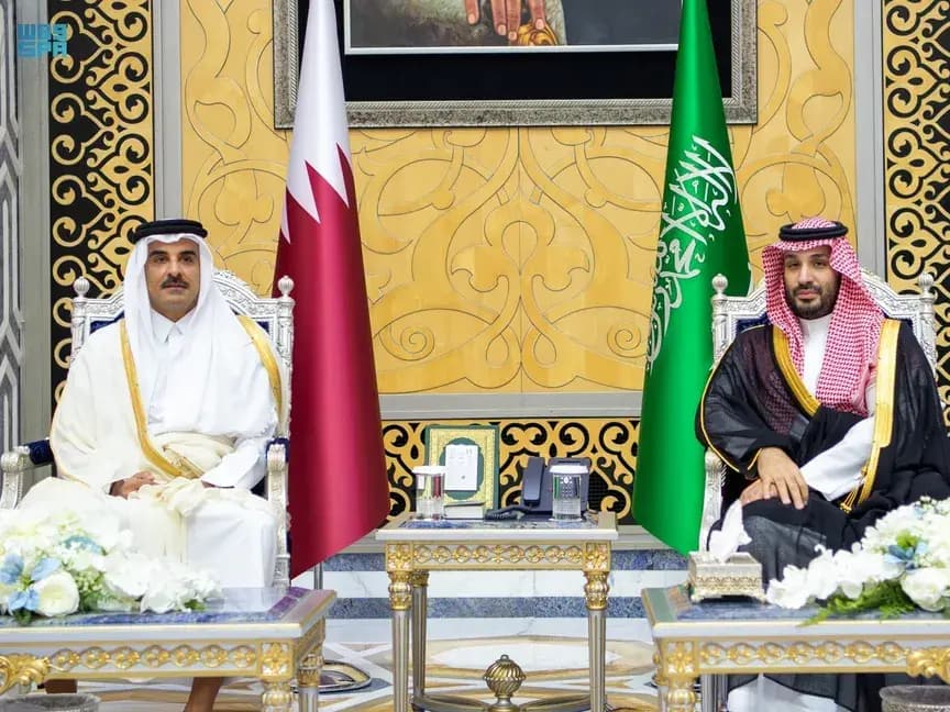 ولي العهد السعودي يعزي أمير قطر بوفاة الشيخ "حمد"