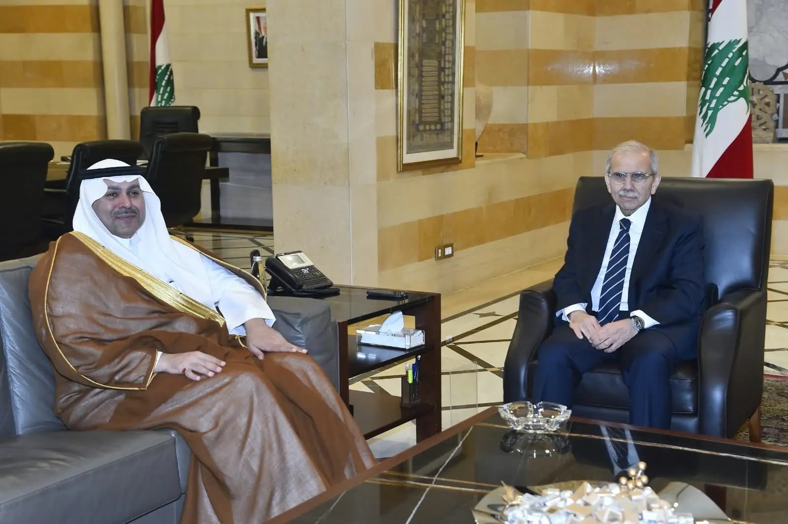 لقاء سلام والدوسري.. تأكيد متبادل على التضامن ودفع التعاون اللبناني السعودي