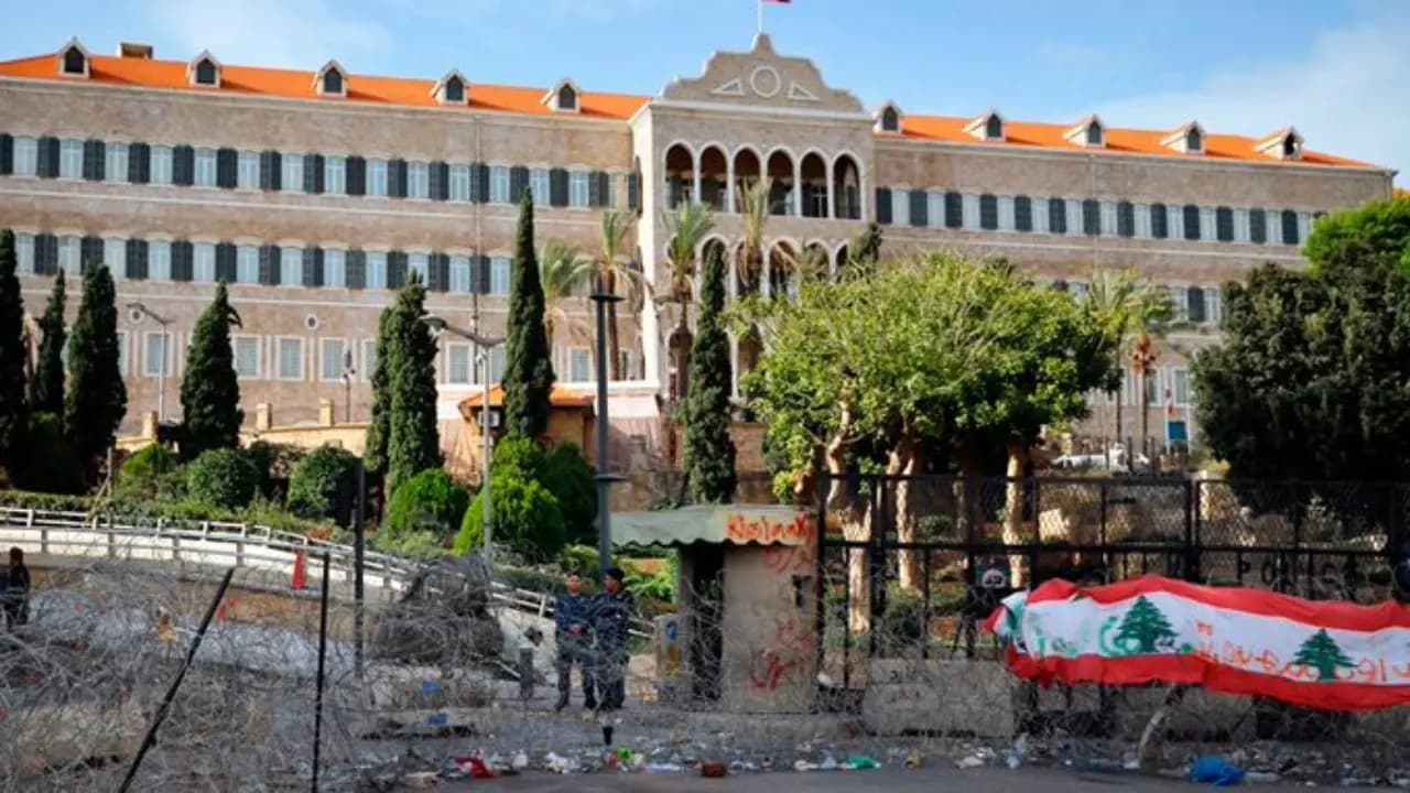 الحكومةُ في مواجهةِ الغلاء: تخفيفُ الضرائبِ لاحتواءِ تداعياتِ الأزمة
