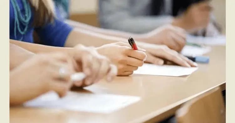 "دعم مجاني قبل الامتحانات الرسمية".. "التربية" تساند طلاب الثانوية!