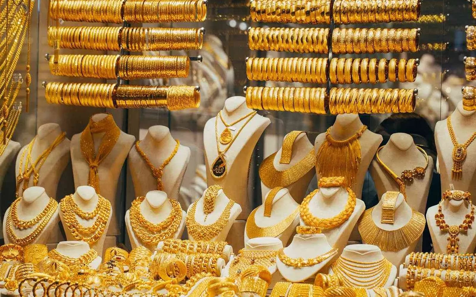 الذهب يرتفع وسط ترقّب اقتصادي