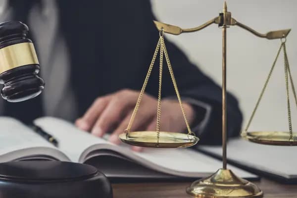 من حبلِ المشـ.ـنقةِ إلى المـ.ـؤبد... هل يكتبُ لبنانُ مفهوماً جديداً للعدالة؟