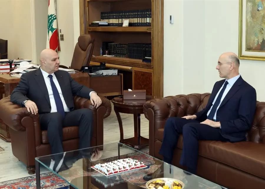 عون يتابع الأوضاع الأمنية مع الحجار