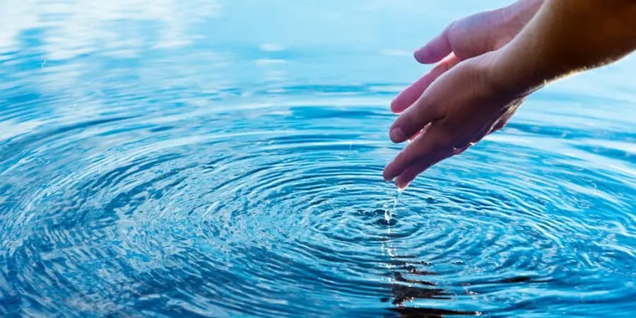 "الذهب الأزرق".. وقودٌ لحـ.ـروبٍ ونزاعاتٍ مُقبلة!