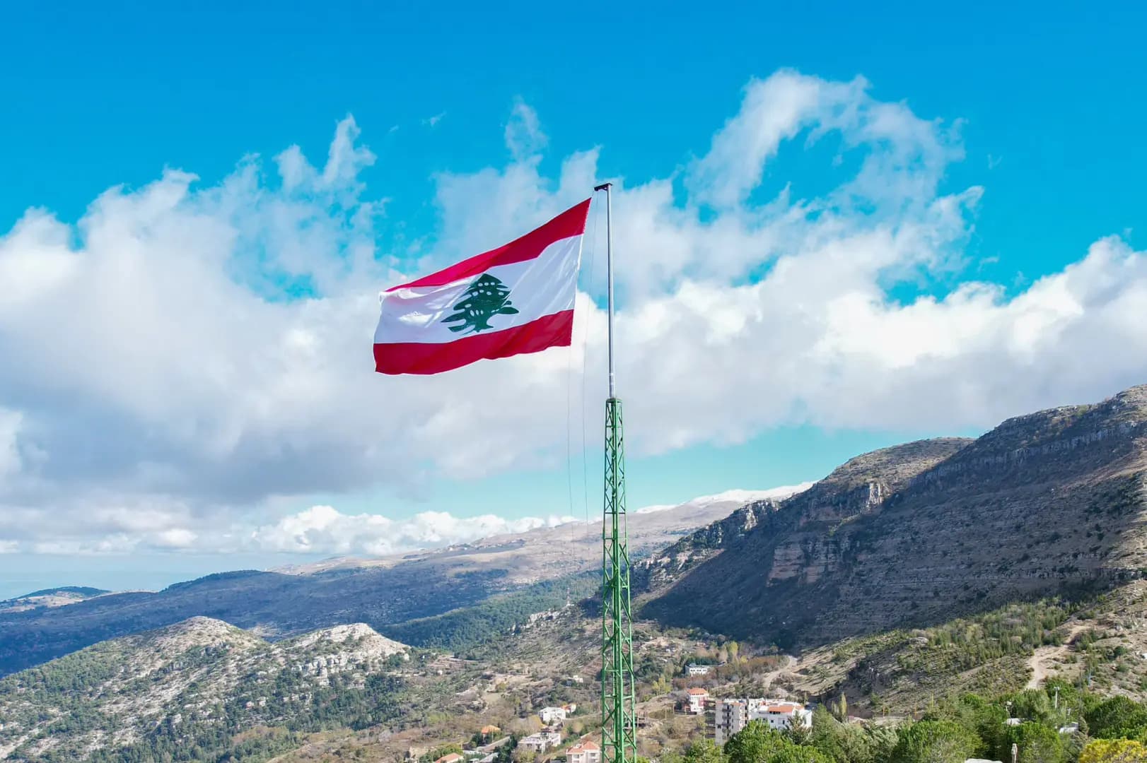 لبنان ينـ. ـزف.. وحصيلة الشهـ. ـداء تتجاوز الألفين