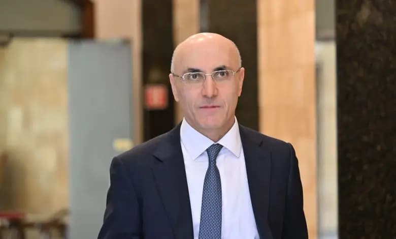سلسلة لقاءات لـ"الحجار"